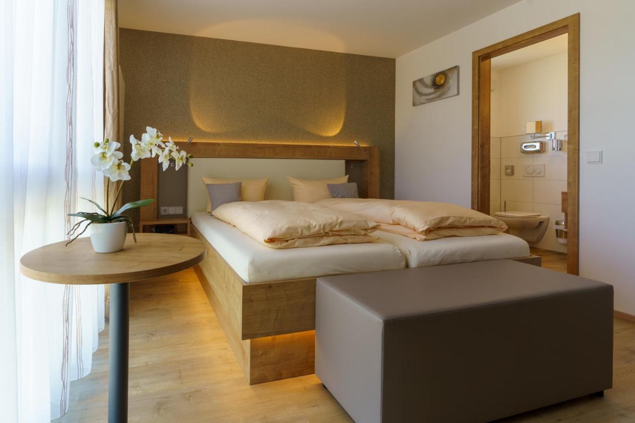 Hotel Rosenstein Heubach  ภายนอก รูปภาพ