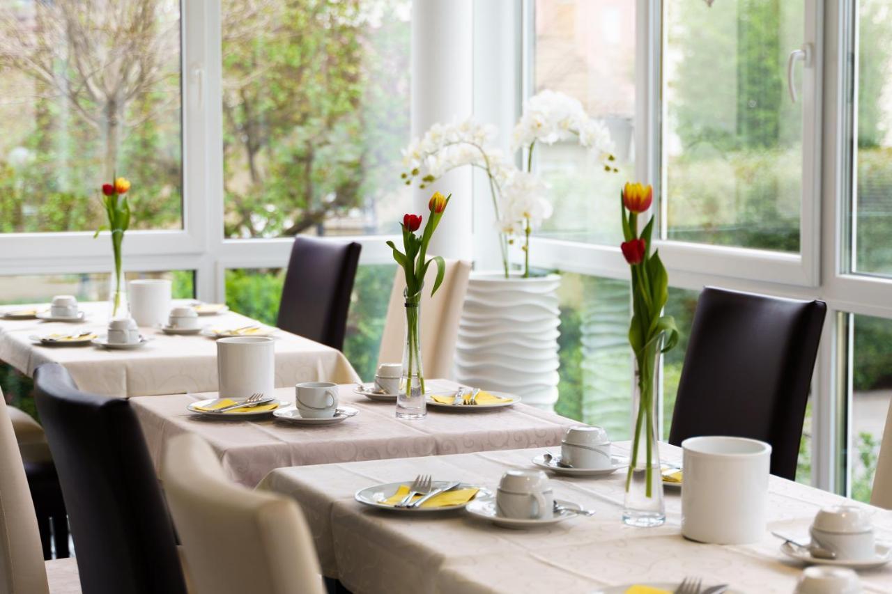 Hotel Rosenstein Heubach  ภายนอก รูปภาพ