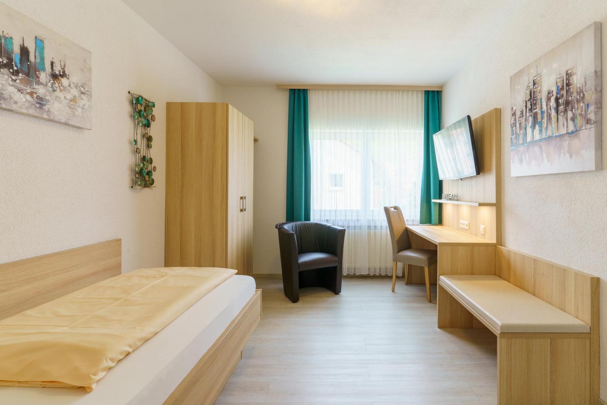 Hotel Rosenstein Heubach  ภายนอก รูปภาพ